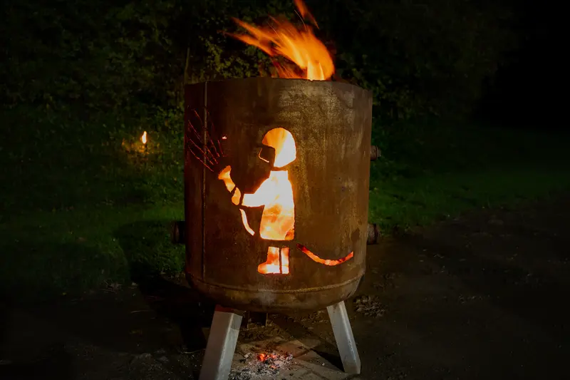 Laternelaufen 2025, Bild von Feuertonne